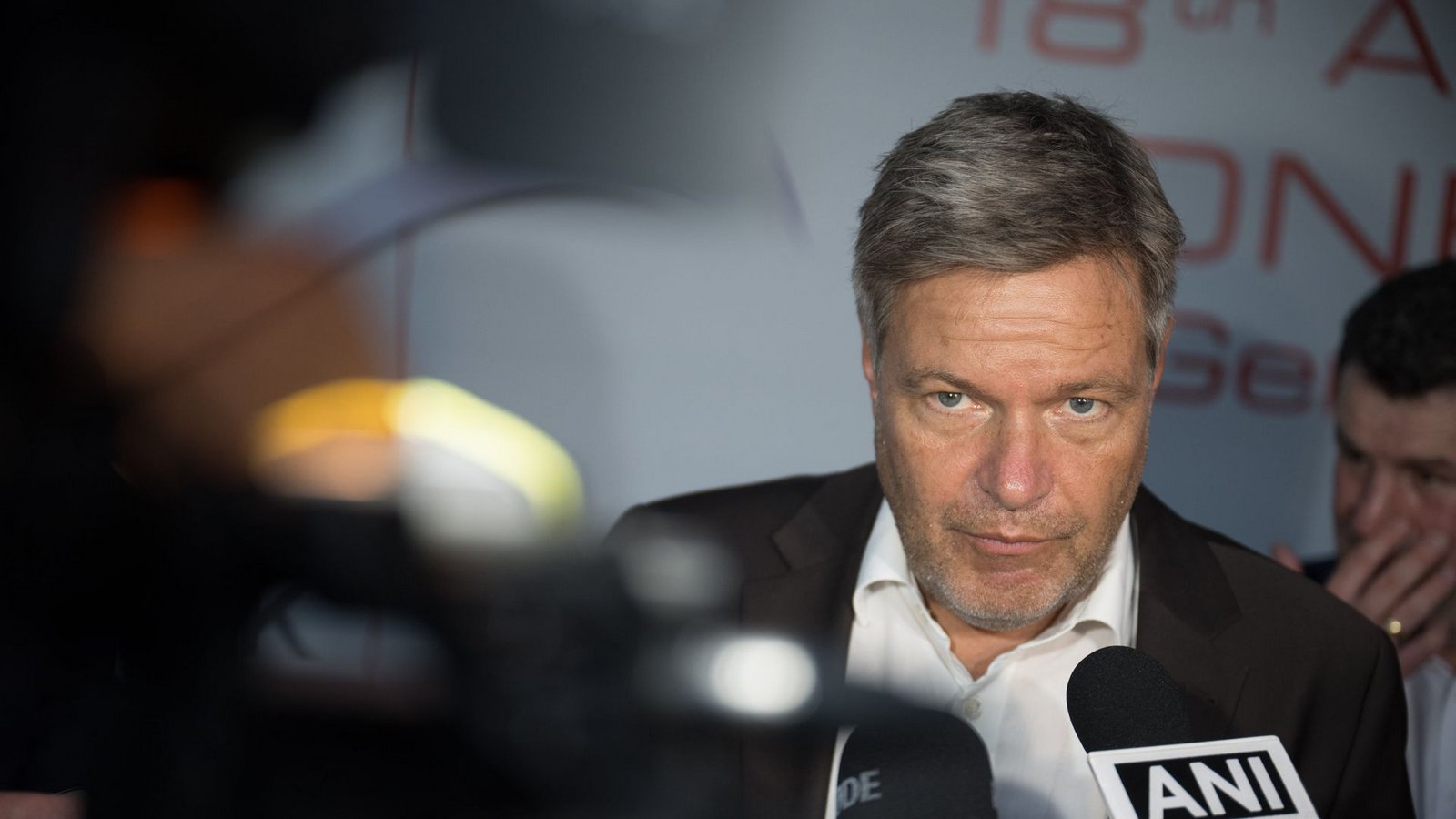 Robert Habeck bewirbt sich angeblich um die Kanzlerkandidatur in seiner Partei.Foto: dpa/Sebastian Gollnow Robert Habeck bewirbt sich angeblich um die Kanzlerkandidatur in seiner Partei.Foto: dpa/Sebastian Gollnow