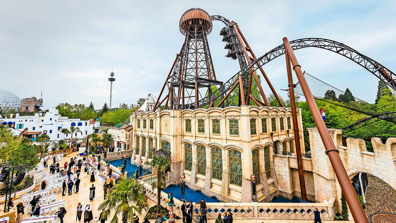 Der Europa-Park erhöht 2025 die Preise.Foto: Philipp von Ditfurth/dpa/Philipp von Ditfurth Der Europa-Park erhöht 2025 die Preise.Foto: Philipp von Ditfurth/dpa/Philipp von Ditfurth
