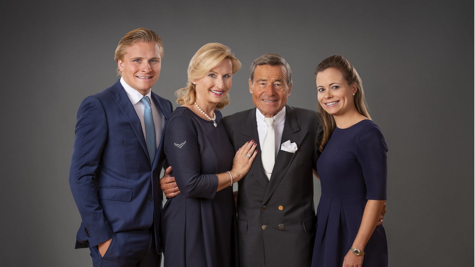 Wolfgang Grupp im Kreise seiner Familie.Foto: Trigema/Antonio Cammarano Wolfgang Grupp im Kreise seiner Familie.Foto: Trigema/Antonio Cammarano