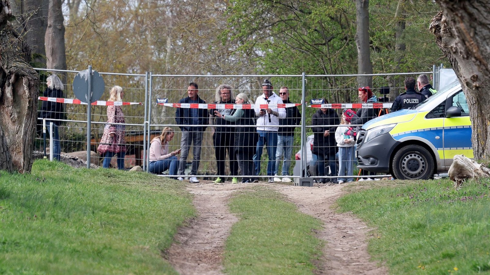 Das Schicksal des bei Wismar gestrandeten Wals beschäftigt die Menschen emotional.Foto: Bernd Wüstneck/dpa Das Schicksal des bei Wismar gestrandeten Wals beschäftigt die Menschen emotional.Foto: Bernd Wüstneck/dpa
