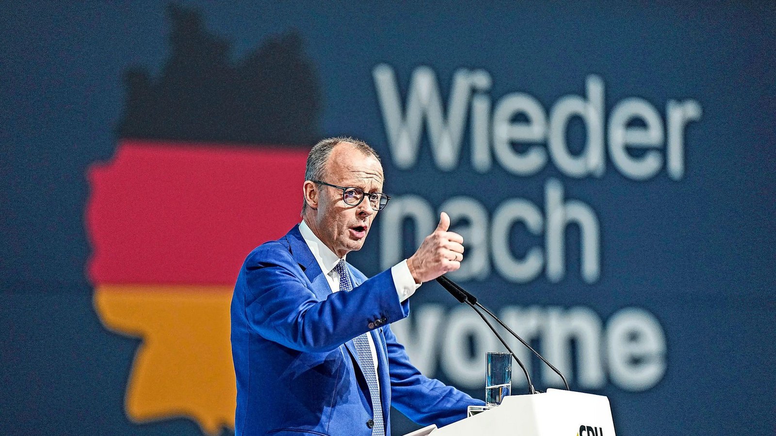 Nach der gemeinsamen Abstimmung mit der AfD-Fraktion im Zuge des „Zustrombegrenzungsgesetzes“ sieht sich der CDU-Vorsitzende Friedrich Merz nun erneut Kritik von links ausgesetzt.Foto: dpa/Michael Kappeler Nach der gemeinsamen Abstimmung mit der AfD-Fraktion im Zuge des „Zustrombegrenzungsgesetzes“ sieht sich der CDU-Vorsitzende Friedrich Merz nun erneut Kritik von links ausgesetzt.Foto: dpa/Michael Kappeler