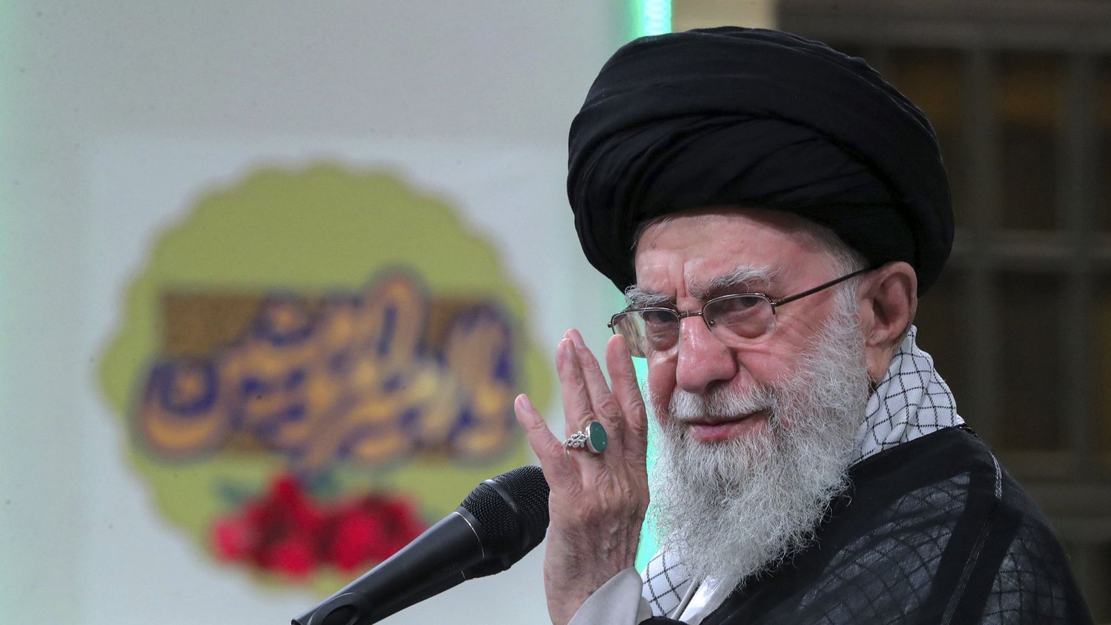 Irans Regimechef  Ali Chamenei will Israel „hart bestrafen“.Foto: dpa/Office of the Iranian Supreme Leader