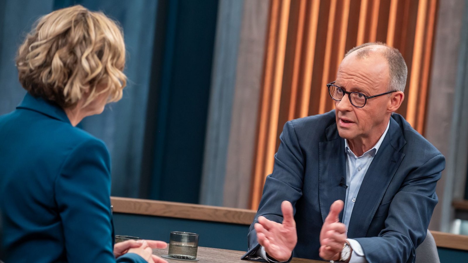 Bundeskanzler Merz im Gespräch mit ARD-Moderatorin Miosga.Foto: NDR/Thomas Ernst Bundeskanzler Merz im Gespräch mit ARD-Moderatorin Miosga.Foto: NDR/Thomas Ernst
