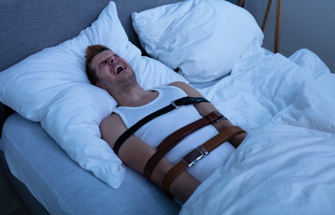 Schlafparalyse fühlt sich oft an, als wäre der Körper gefesselt, während der Geist wach ist.<span class='image-autor'>Foto: Andrey_Popov/ Shutterstock</span>