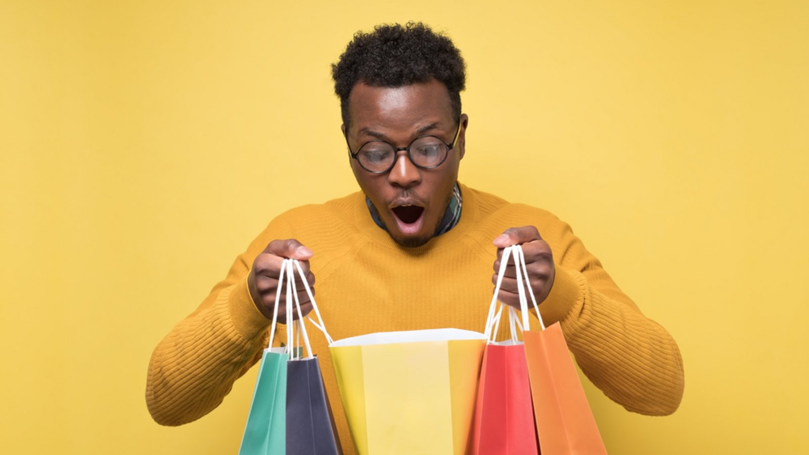 Wohin mit den ganzen Geschenktüten?Foto: Koldunov / shutterstock.com Wohin mit den ganzen Geschenktüten?Foto: Koldunov / shutterstock.com