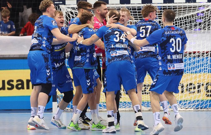 Großer Jubel bei den Spielern des TVB Stuttgart nach dem Zittersieg gegen Hannover.<span class='image-autor'>Foto: Baumann/Hansi Britsch</span>