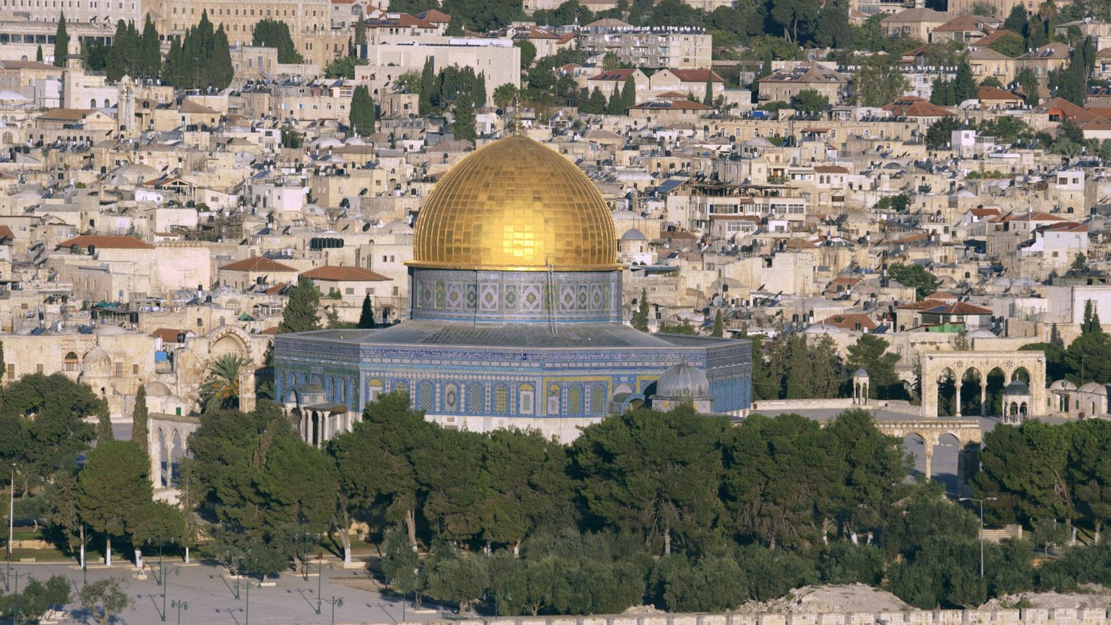Blick auf die Altstadt mit Felsendom in Jerusalem. In der Nähe wurde ein muslimischer Friedhof geschändet.Foto: imago stock&people/imago stock&people Blick auf die Altstadt mit Felsendom in Jerusalem. In der Nähe wurde ein muslimischer Friedhof geschändet.Foto: imago stock&people/imago stock&people