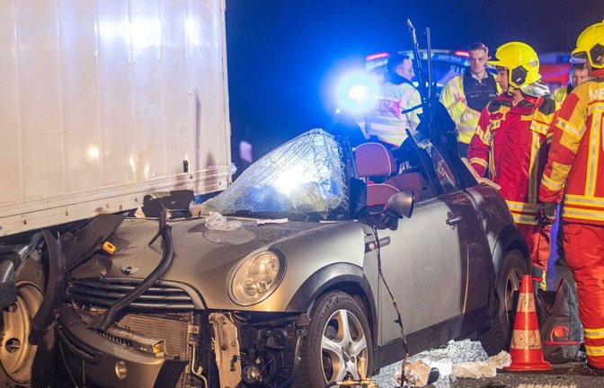 Bei dem Unfall starb ein 18 Jahre alter Beifahrer im Mini Cooper.<span class='image-autor'>Foto: 7aktuell.de/Simon Adomat /7aktuell.de | Simon Adomat</span>