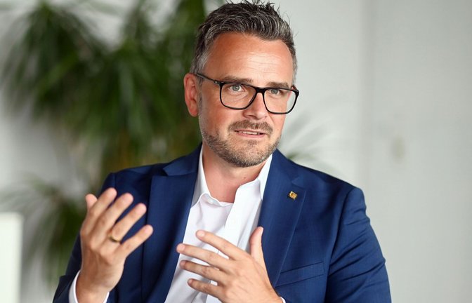 Einst Tänzer, dann Personenschützer, jetzt OB von Pforzheim: Peter Boch<span class='image-autor'>Foto: dpa/Uli Deck</span>