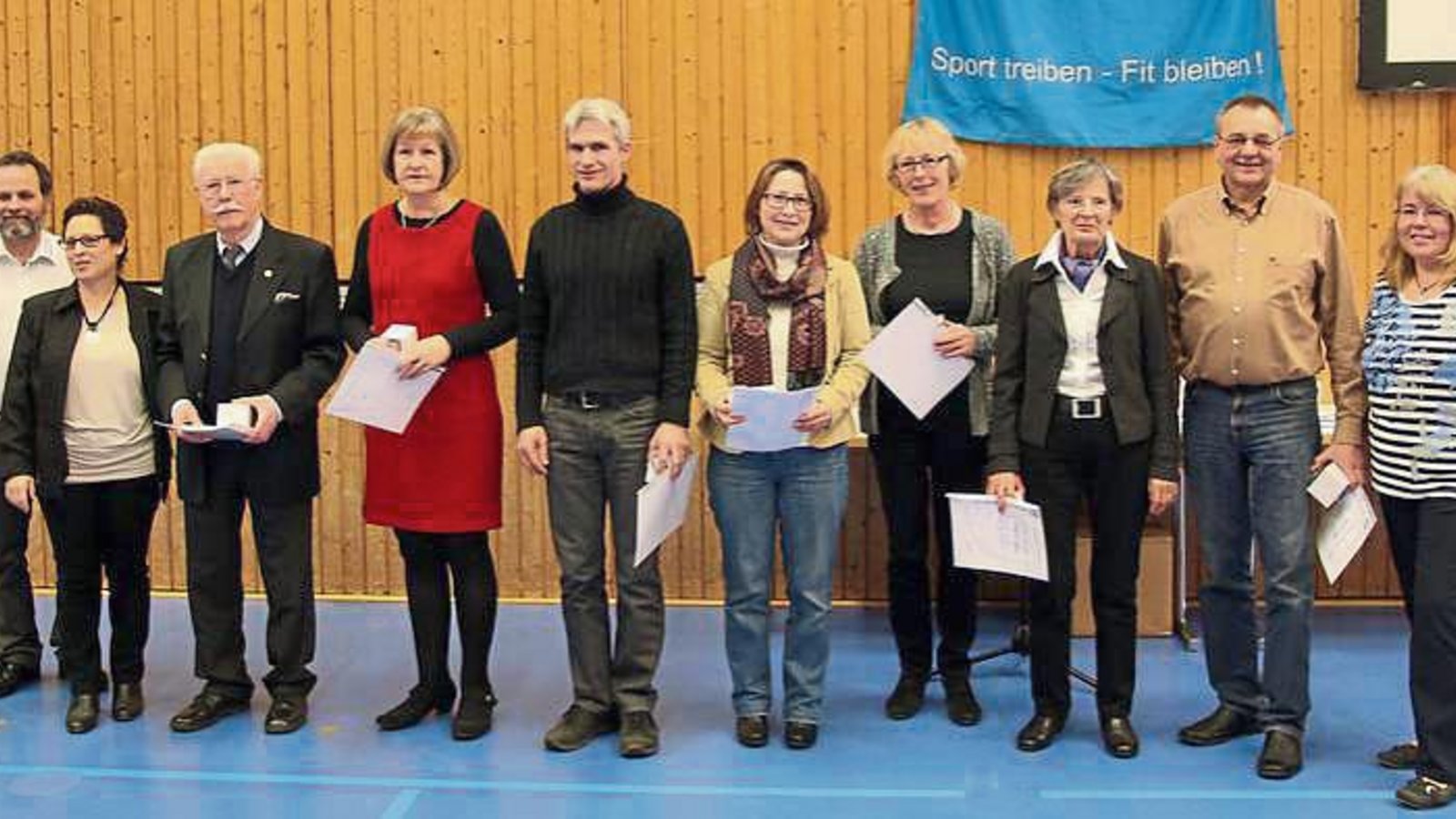 Ehrung für langjährige Mitgliedschaft beim TV Sersheim. Links die Vorsitzenden Gerd Kurfiß und Karin Geske. Ehrung für langjährige Mitgliedschaft beim TV Sersheim. Links die Vorsitzenden Gerd Kurfiß und Karin Geske.