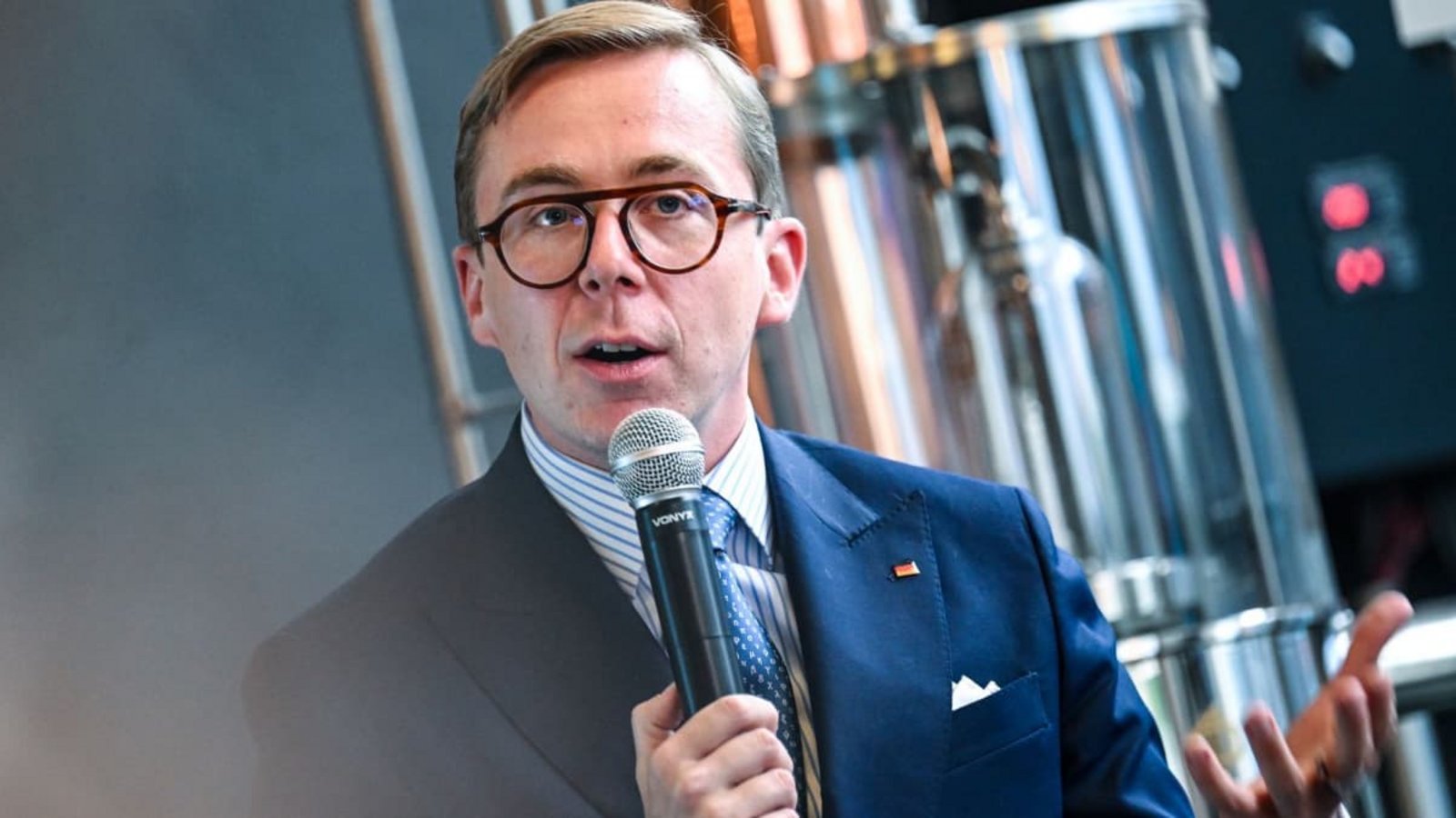 Philipp Amthor (CDU) attackierte den AfD-Spitzenkandidaten Ulrich Siegmund und bezeichnete dessen Aktivitäten im Netz als „Li-La-Laune-Videos da von dem Duftkerzenverkäufer“ (Archivbild).Britta Pedersen/dpa Philipp Amthor (CDU) attackierte den AfD-Spitzenkandidaten Ulrich Siegmund und bezeichnete dessen Aktivitäten im Netz als „Li-La-Laune-Videos da von dem Duftkerzenverkäufer“ (Archivbild).Britta Pedersen/dpa