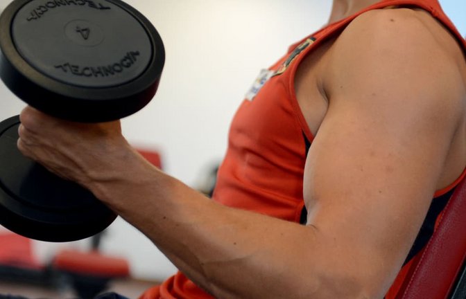Laut grünem Männermanifest ist das Pumpen im Fitnessstudio für Männer ausdrücklich erlaubt. Aber eine Vision, wie der moderne Mann jenseits von Freizeitaktivitäten ticken sollte, vermag es nicht zu liefern. Foto: Britta Pedersen/dpa<span class='image-autor'>dpa</span>