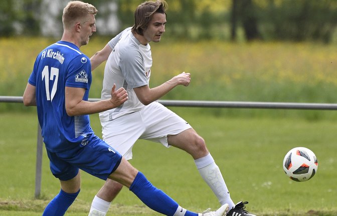 Riets Elia Klein (links) hat den Ehrentreffer des SVR bei der 1:4-Niederlage gegen den FV Kirchheim durch Patrick Gebhardt eingeleitet. <span class='image-autor'>Foto: Leitner</span>