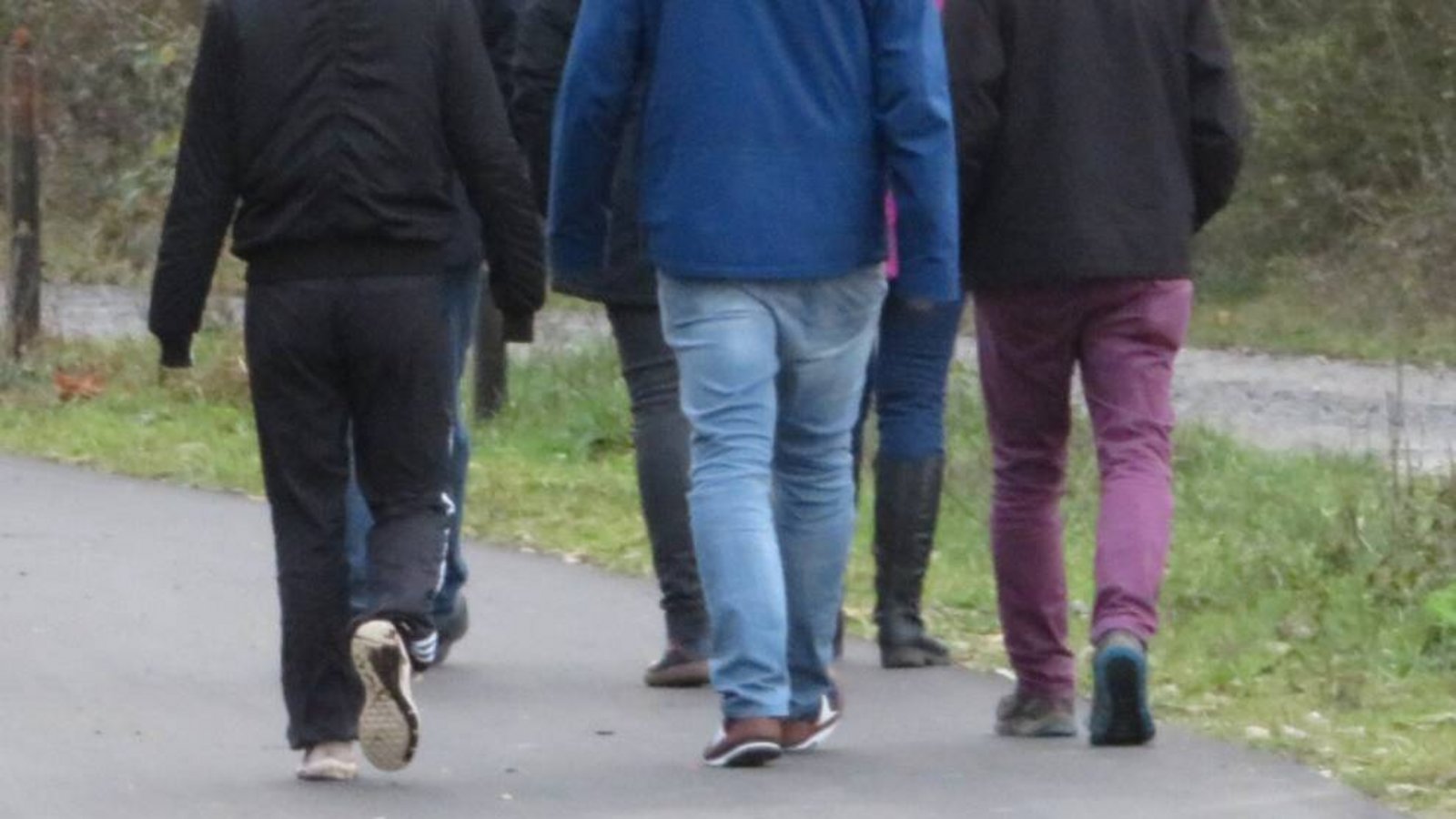 Weihnachtsspaziergang auf dem neuen Vaihinger Rad-/Fußweg. Der Weg auf der ehemaligen Bahntrasse erfreut sich großer Beliebtheit. Foto: Arning Corona Weihnachten