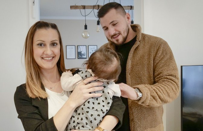 Francesca und ihr Mann sind im Glück: Ihre kleine Chiara ist mit einer Zwerchfellhernie zur Welt gekommen – und hat den Eingriff gut überstanden.<span class='image-autor'>Foto: Simon Granville/Simon Granville</span>