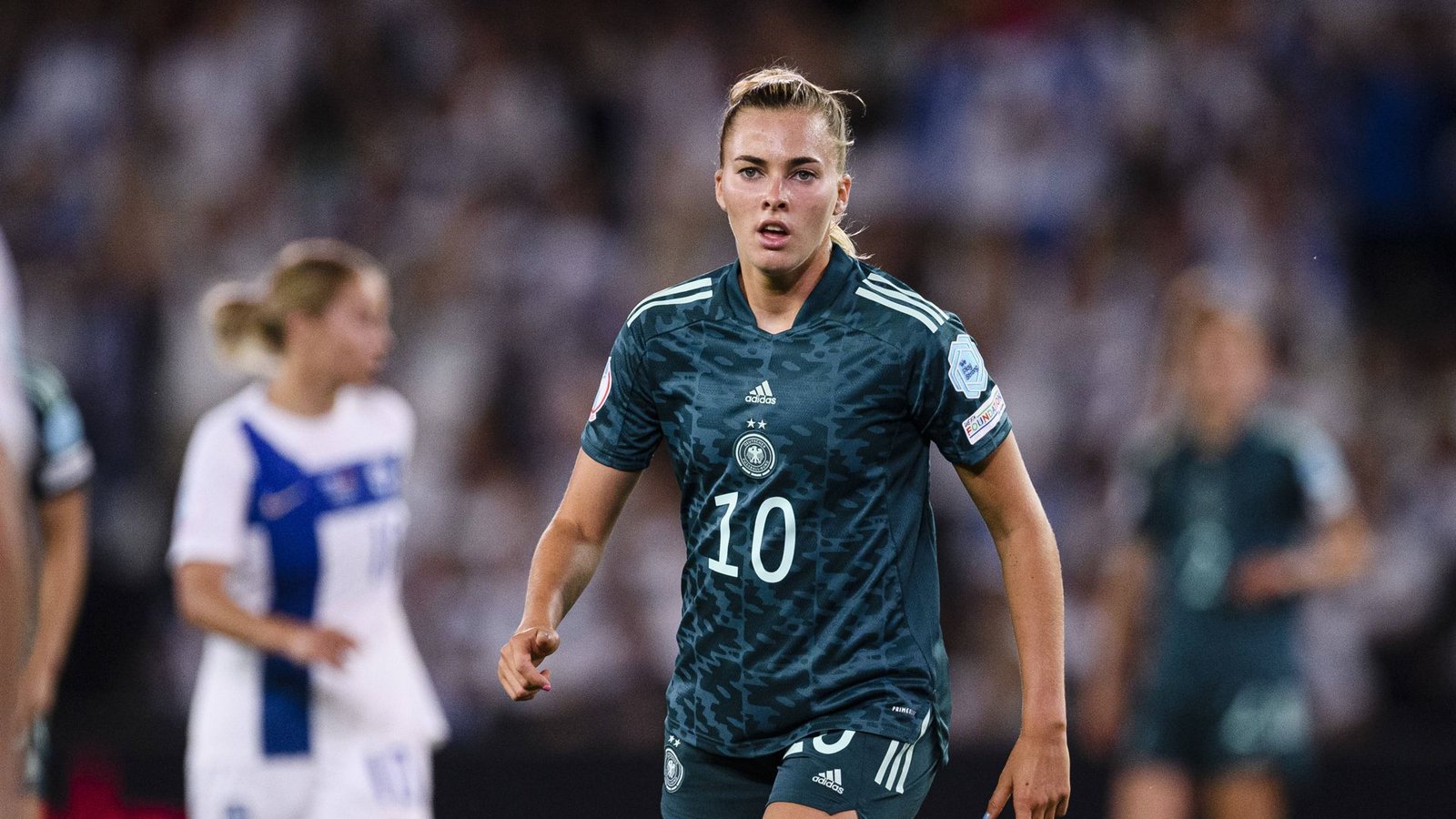 Das Sagen DFB Spielerinnen Zur Debatte Um Die One Love Binde das-sagen-dfb-spielerinnen-zur-debatte-um-die-one-love-binde