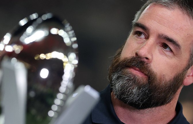Jordan Neuman weiß, wie man Trophäen holt: Mit Stuttgart Surge gewann der Cheftrainer die ELF-Meisterschaft.<span class='image-autor'>Foto: Baumann</span>