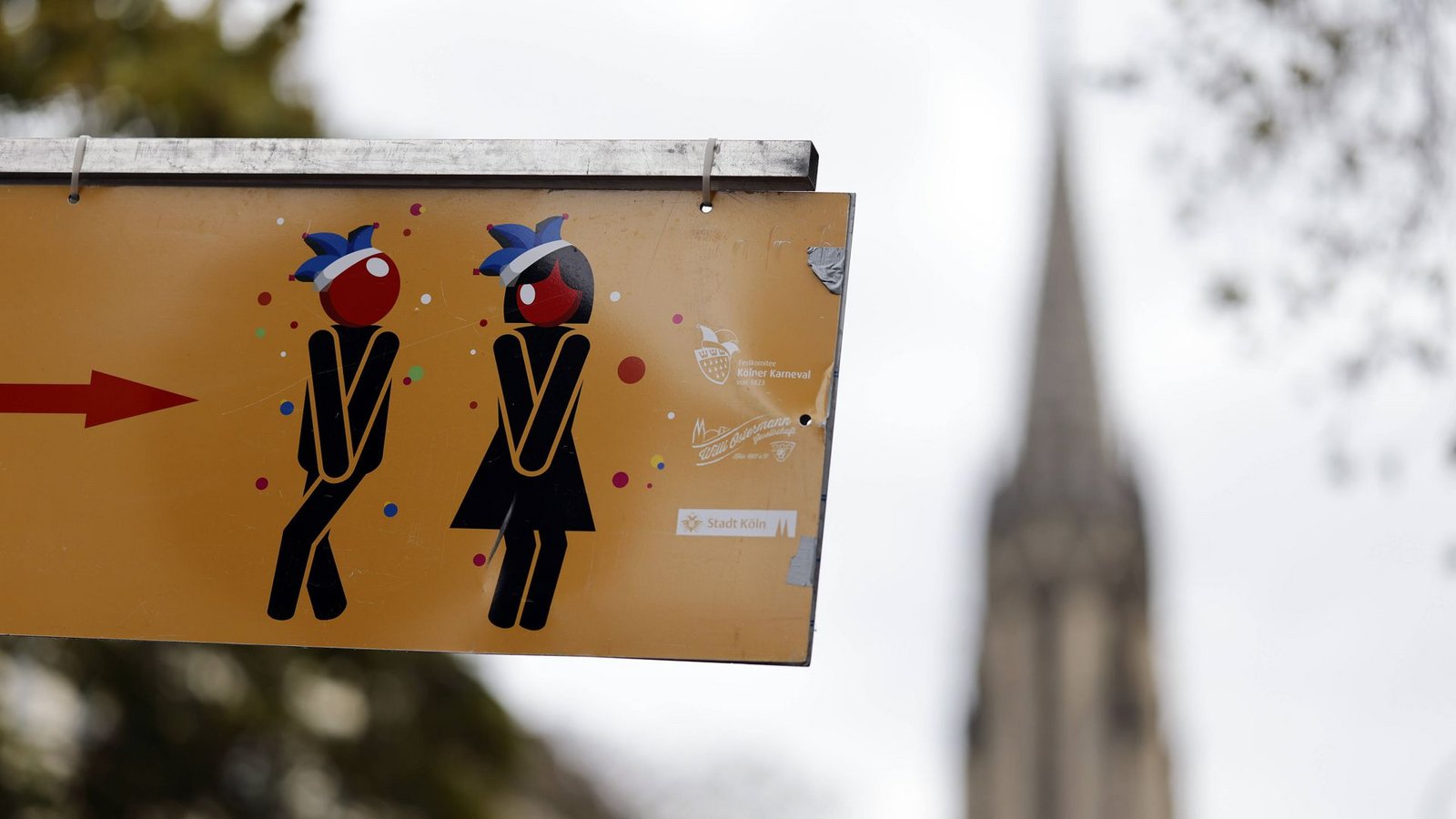 Ein Wildpinkler schlug an einer Kirche in Heidelberg zu (Symbolfoto).Foto: IMAGO/Panama Pictures/Christoph Hardt