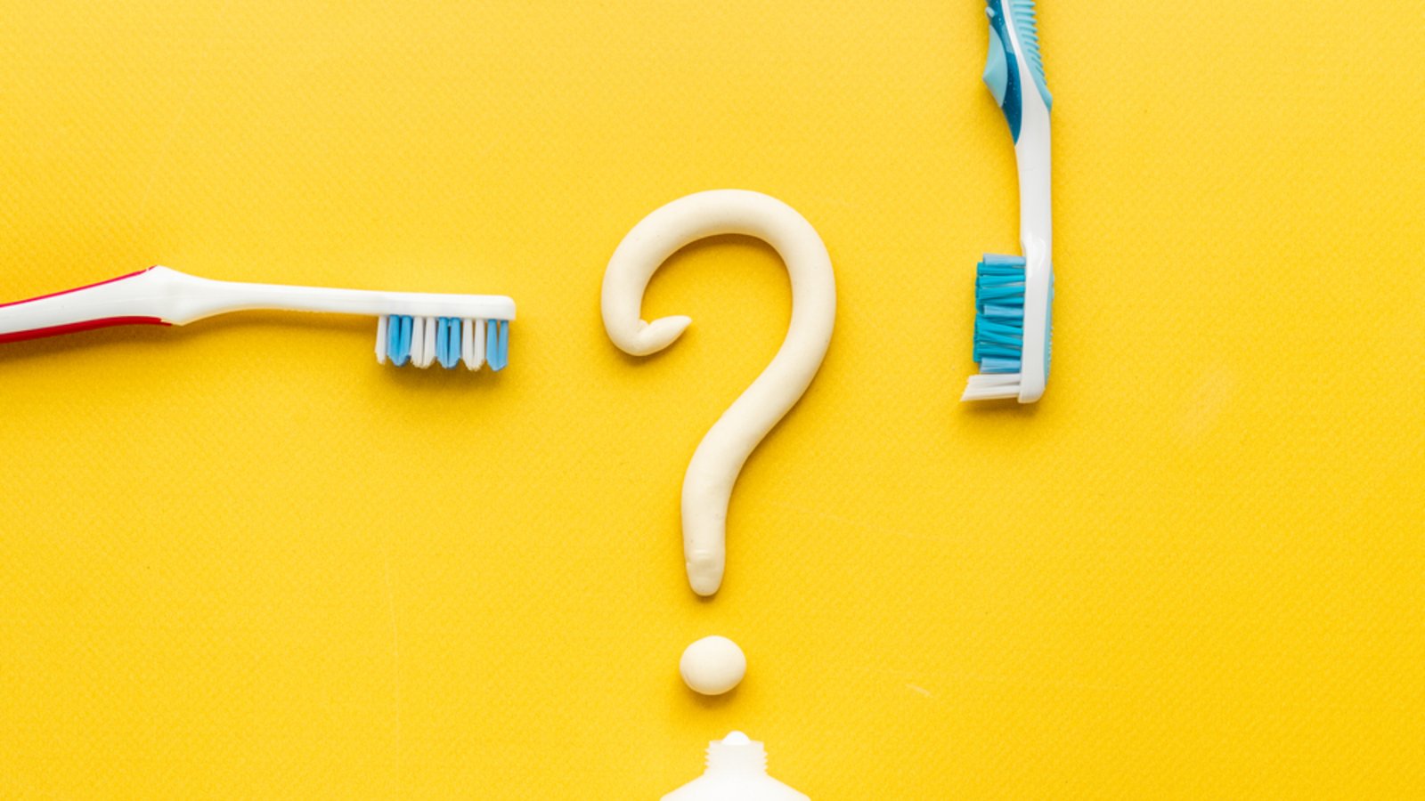 In der Regel werden Zähne zu selten geputzt. Aber kann man sich auch zu lange oder zu oft die Zähne putzen?Foto: 9dream studio / Shutterstock.com In der Regel werden Zähne zu selten geputzt. Aber kann man sich auch zu lange oder zu oft die Zähne putzen?Foto: 9dream studio / Shutterstock.com