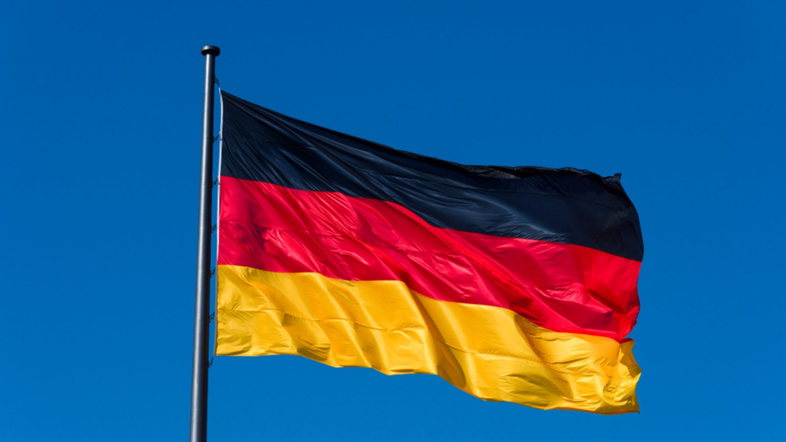 Am Mittwoch, dem 17. Juni 2026, wehen wieder die Flaggen an öffentlichen Gebäuden. Aber was ist der Grund? Alles Wichtige dazu hier.Foto: Rolf G Wackenberg / Shutterstock.com Am Mittwoch, dem 17. Juni 2026, wehen wieder die Flaggen an öffentlichen Gebäuden. Aber was ist der Grund? Alles Wichtige dazu hier.Foto: Rolf G Wackenberg / Shutterstock.com