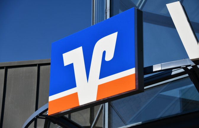 Aktuell kursiert eine Phishing-Mail im Namen der Volksbanken Raiffeisenbanken. Betrüger fordern zur Identitätsbestätigung auf und drohen mit Kontosperrung – so erkennen Sie den Betrug.<span class='image-autor'>Foto: nitpicker / Shutterstock.com</span>