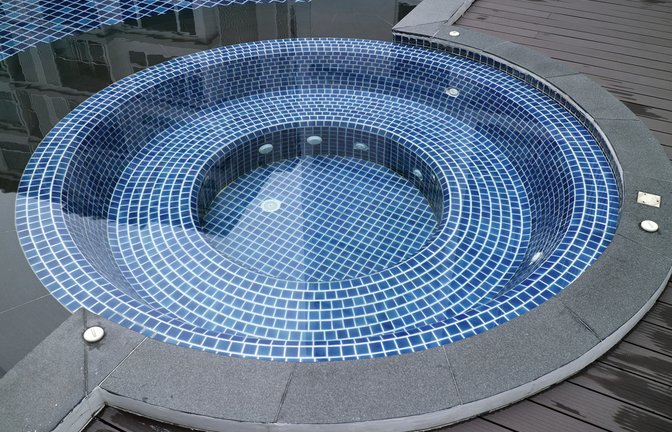 Auch Whirlpools sind von dem Verbot betroffen.<span class='image-autor'>Foto: happycreator / shutterstock.com</span>
