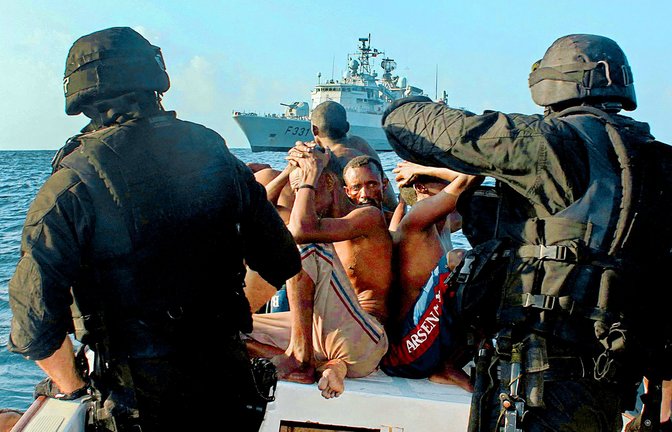 Die EU-Mission „Atalanta“ bekämpfte schon 2009 somalische Piraten (Archivbild). Jetzt sind wieder Freibeuter am Golf von Aden aktiv.<span class='image-autor'>Foto: dpa/Carlos Dias</span>