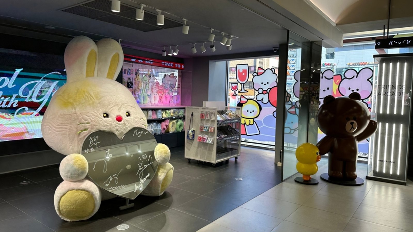 Ein Pop-Up-Store der K-Pop-Girlband NewJeans 2023 in Seoul.Foto: yllyso/ Shutterstock Ein Pop-Up-Store der K-Pop-Girlband NewJeans 2023 in Seoul.Foto: yllyso/ Shutterstock