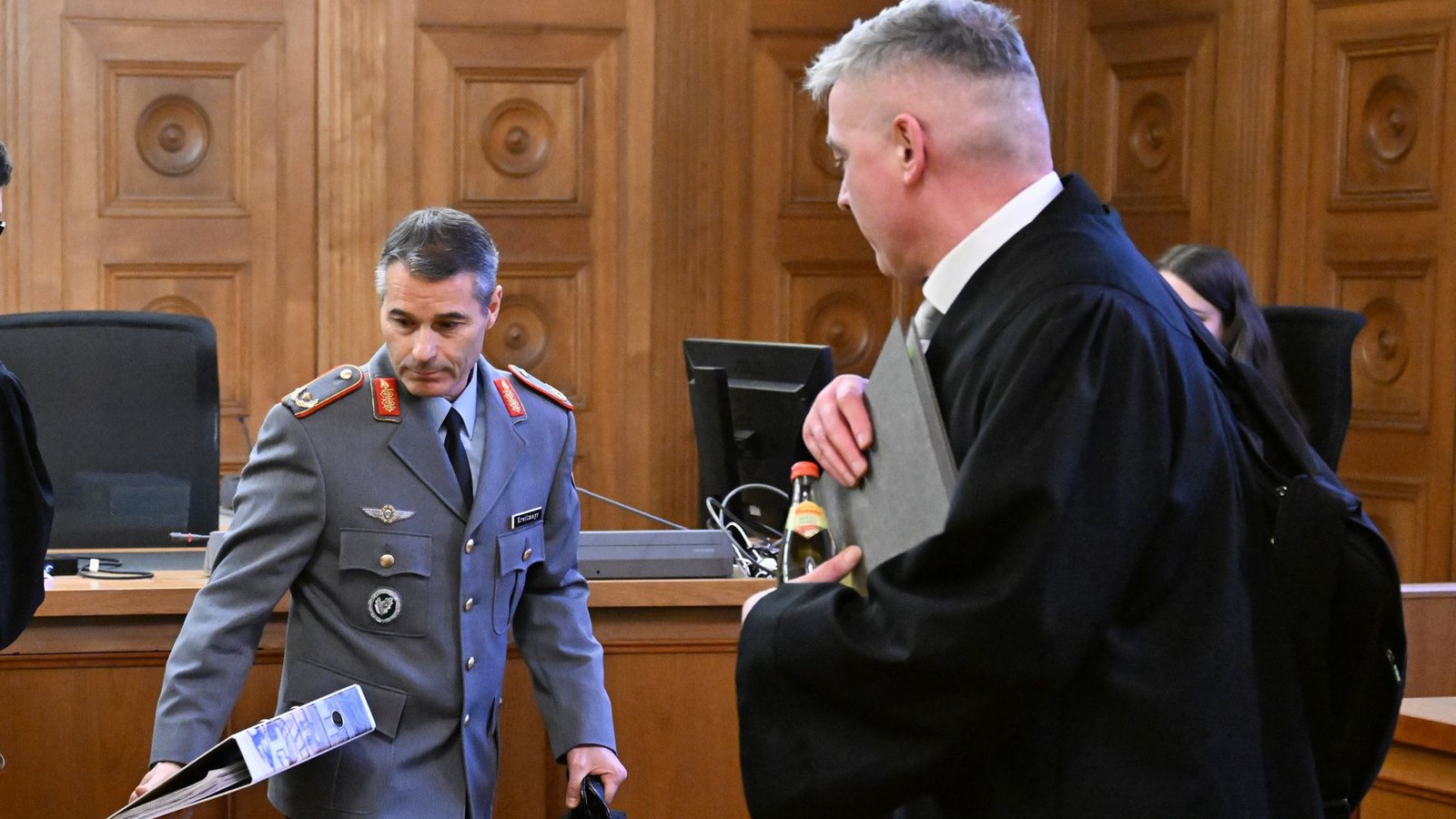 Der ehemalige Kommandant des KSK in Calw verteidigt vor dem Tübinger Landgericht sein Umgang mit der Munitionsaffäre.Foto: dpa/Bernd Weißbrod Der ehemalige Kommandant des KSK in Calw verteidigt vor dem Tübinger Landgericht sein Umgang mit der Munitionsaffäre.Foto: dpa/Bernd Weißbrod