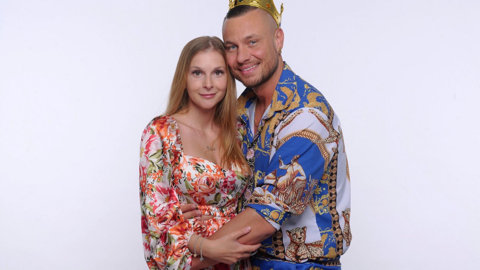 ... Rapper, Modedesigner und Reality-Star Eric Sindermann (33) und Katharina Hambuechen (27) und ...Foto: RTL/Stefan Gregorowius