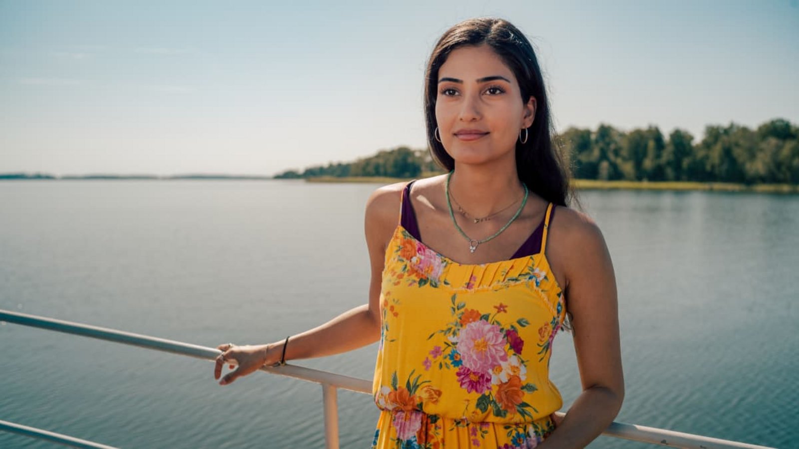Sofia (Sogol Faghani) kehrt ein letztes Mal in die Heimat zurück, bevor sie in der Fremde einen völligen Neuanfang wagen will.ZDF/Sebatian Wiegärtner Sofia (Sogol Faghani) kehrt ein letztes Mal in die Heimat zurück, bevor sie in der Fremde einen völligen Neuanfang wagen will.ZDF/Sebatian Wiegärtner