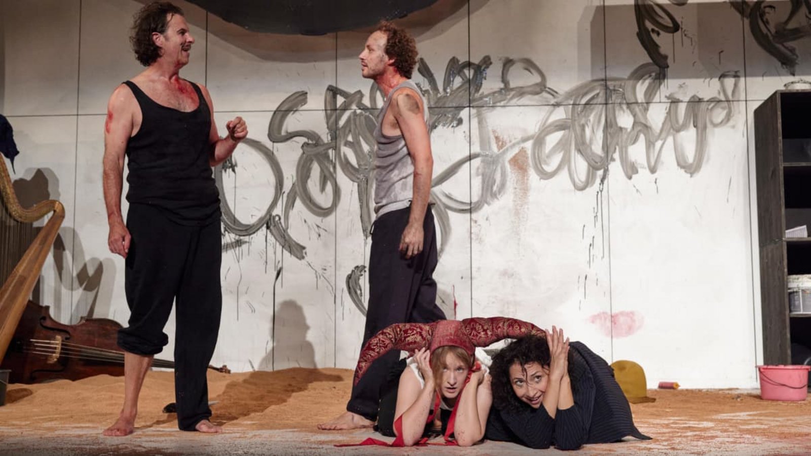„Wie es euch gefällt“ im Theater Ulm: (von links) Frank Röder, Leon Tölle, Adele Schlichter und Alina Rank.Konrad Fersterer