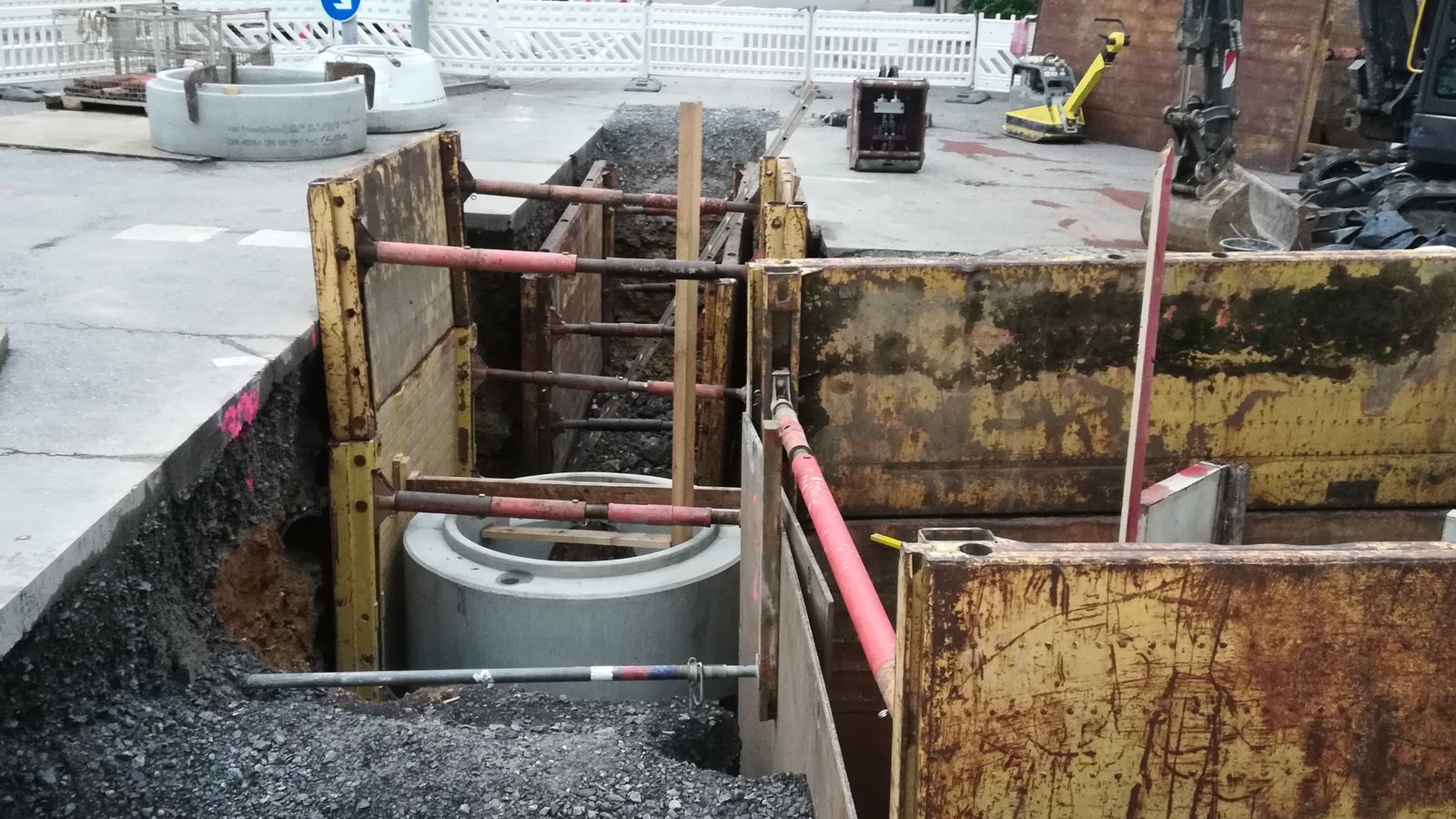 Der Bagger wird bei der Sanierung in Eberdingen nur selten zum Einsatz kommen müssen. Archivfoto: VKZ/Arning Der Bagger wird bei der Sanierung in Eberdingen nur selten zum Einsatz kommen müssen. Archivfoto: VKZ/Arning