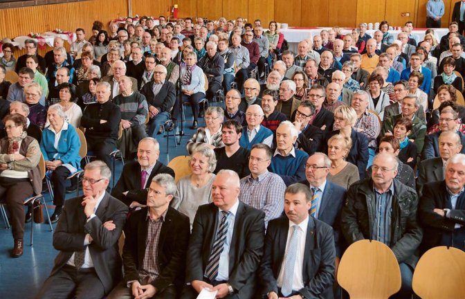 In der Kleinsachsenheimer Halle fand gestern die Bürgerversammmlung für die Gesamtstadt statt. Fotos: Bögel