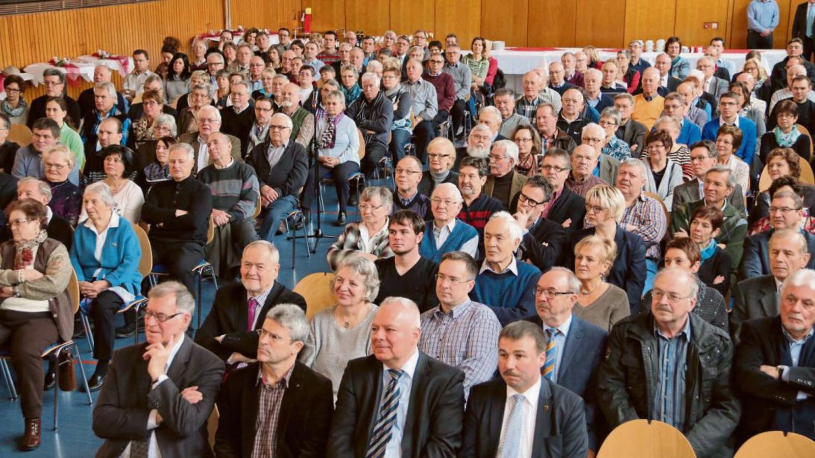 In der Kleinsachsenheimer Halle fand gestern die Bürgerversammmlung für die Gesamtstadt statt. Fotos: Bögel In der Kleinsachsenheimer Halle fand gestern die Bürgerversammmlung für die Gesamtstadt statt. Fotos: Bögel