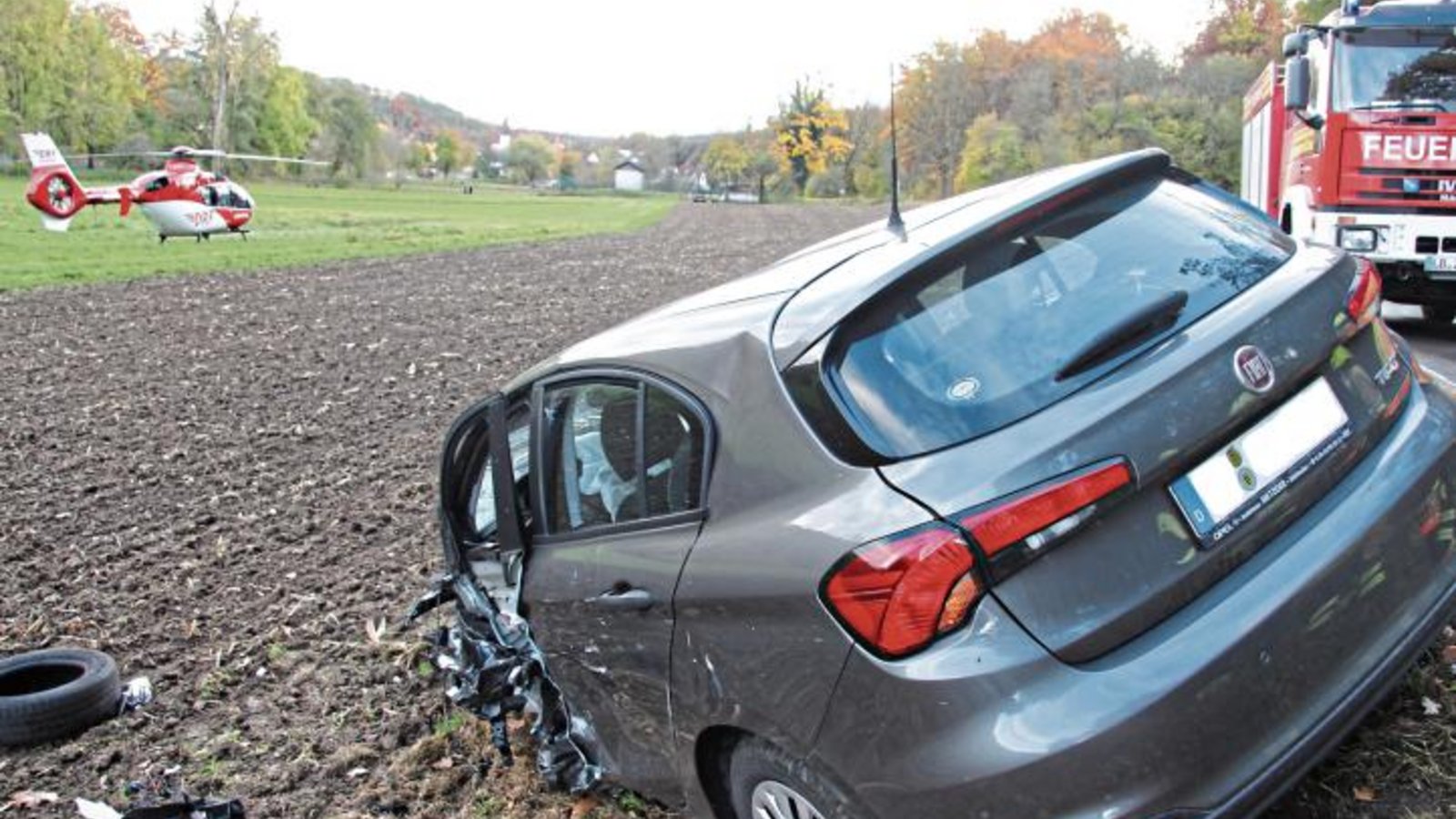 Der Fahrer des Fiat wurde bei dem Unfall schwer verletzt.  Foto: Banholzer