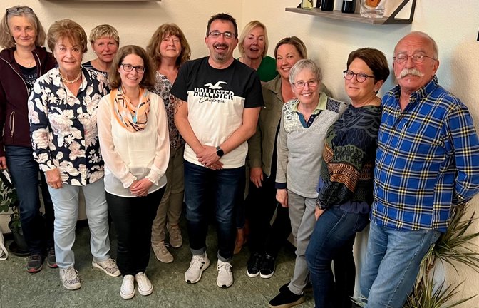 Ausschuss der Tennisabteilung (von links): Simone Bickendorf, Sigi Grefe, Hildegard Mack, Simone Schinko, Susanne Greif, Markus Schreiner, Beatrice Abele, Alexandra Werthwein, Sabine Geiger, Moni Deberling, Klaus Oßwald. <span class='image-autor'>Foto: p</span>
