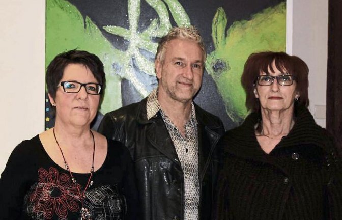 Karin Lämmle, Jürgen Ewert und Anita Fried (von links) stellen in Eberdingen aus. Foto: Friedrich