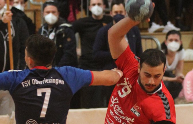 Kevin Dehabe (rechts) hat seine Sprunggelenksverletzung auskuriert und steht dem HC Metter-Enz bei der SG Weissach im Tal wieder zur Verfügung. <span class='image-autor'>Foto: Nachreiner</span>