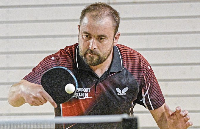 Timo Krauth hat gegen TTC Bietigheim-Bissingen V zwar das Spitzeneinzel gewonnen, es war aber nur einer von zwei Erfolgen der Großglattbacher in den Einzeln gegen den den Vorjahresvizemeister. Foto: Archiv/Leitner