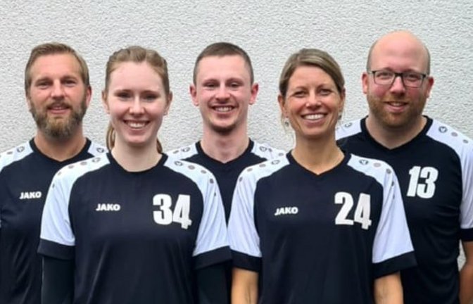 Deutsche Meister im Mixed der CVJM-Meisterschaften (von links): Sascha Abel, Lorriann Sparmann, Farin Sparmann, Liane Abel und Christian Scherer. <span class='image-autor'>Foto: privat</span>