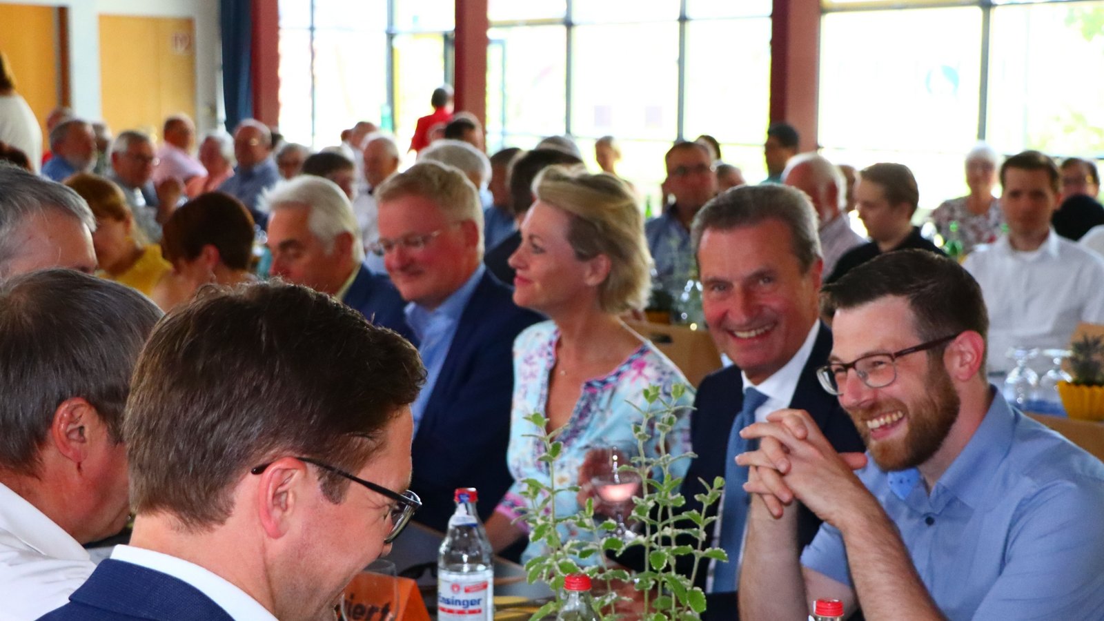 Ministerpräsident a.D. Günther H. Oettinger (2. v. re.) beim Treffen des CDU-Kreisverbands. Foto: p