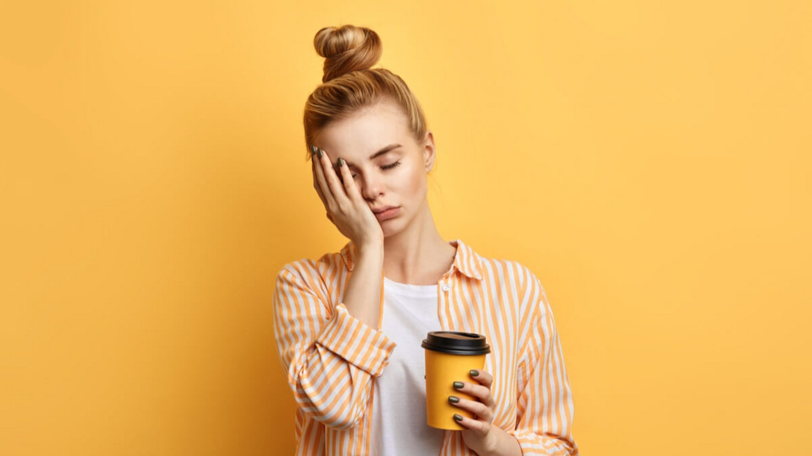 Erfahren Sie, was effektiv gegen Müdigkeit hilft. Alles zur Bekämpfung von Müdigkeit finden Sie hier.Foto: The Faces / Shutterstock.com Erfahren Sie, was effektiv gegen Müdigkeit hilft. Alles zur Bekämpfung von Müdigkeit finden Sie hier.Foto: The Faces / Shutterstock.com