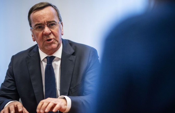 Seit rund  einem Jahr steht Boris Pistorius (SPD) an der Spitze des Verteidigungsministeriums.<span class='image-autor'>Foto: Dominik Butzmann /photothek.de/Dominik Butzmann</span>