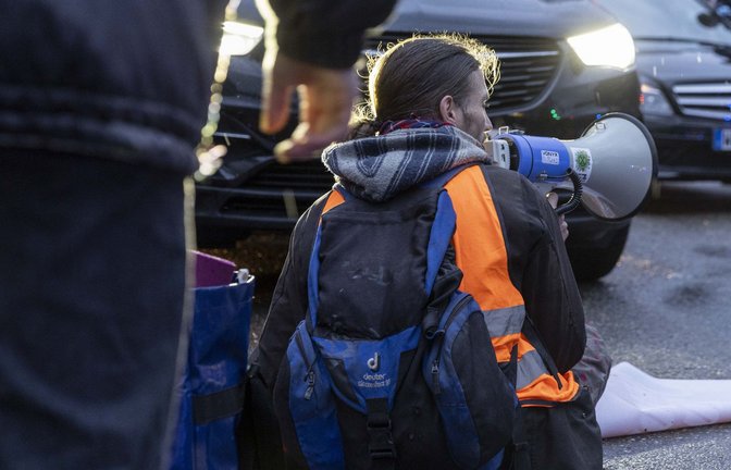 Bei der Blockade am 22. Dezember beim Rotebühlplatz  in Stuttgart blieben die Autofahrer völlig gelassen.<span class='image-autor'>Foto: Lichtgut/Julian Rettig</span>