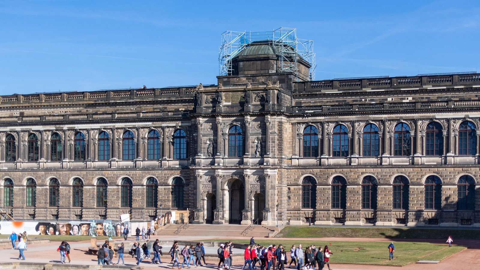 Das nach Dresden zurückgekehrte Werk von Lucas Cranach dem Älteren soll später in der Gemäldegalerie Alte Meister ausgestellt werden (Archivbild).Foto: Monika Skolimowska/dpa-Zentralbild/dpa