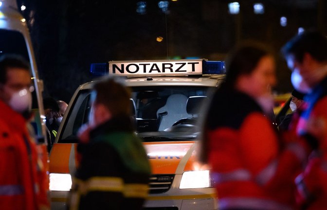 NRW-Innenminister Herbert Reul will Angriffe auf Gesundheitspersonal in der Kriminalitätsstatistik erfassen. (Symbolbild)<span class='image-autor'>Foto: Jonas Walzberg/dpa</span>