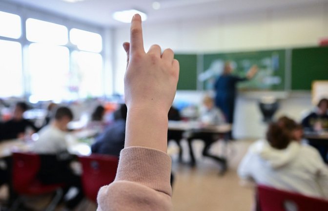 Der Krieg in Israel kann auch im Klassenzimmer und auf dem Schulhof für Streit sorgen.<span class='image-autor'>Foto: dpa/Bernd Weißbrod</span>