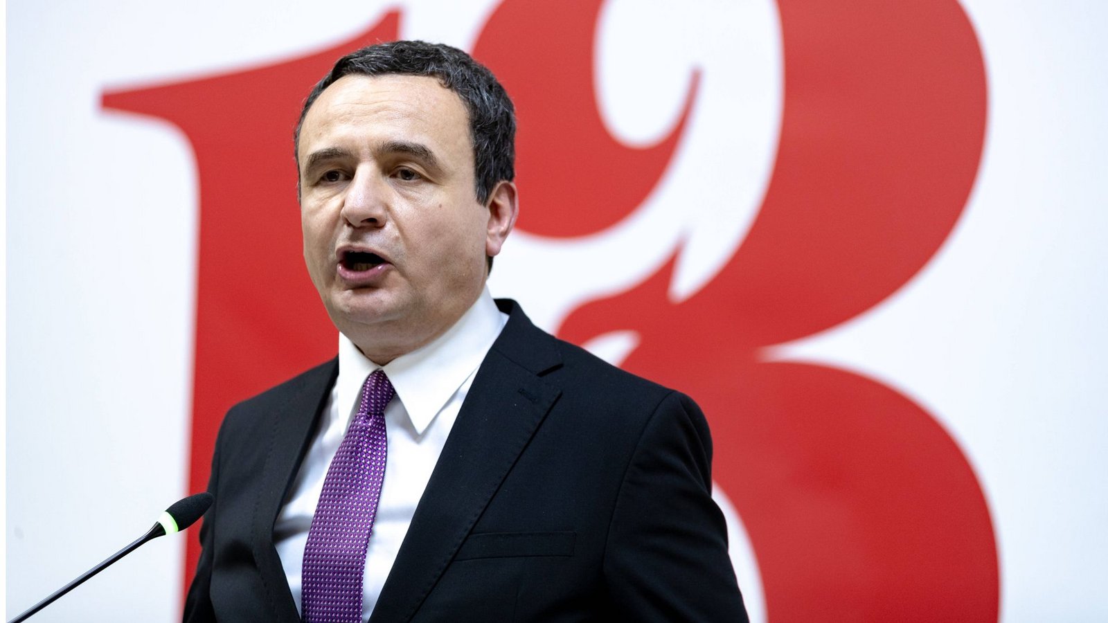 Premier Albin Kurti feiert die „Aufhebung der Ungerechtigkeit“.Foto: IMAGO/VXimages.com/IMAGO/V Xhymshiti Premier Albin Kurti feiert die „Aufhebung der Ungerechtigkeit“.Foto: IMAGO/VXimages.com/IMAGO/V Xhymshiti