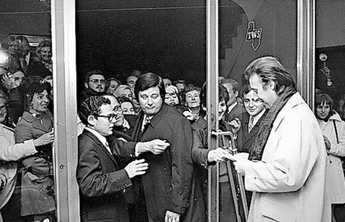 Peter Alexander kam in den 1970ern zur Eröffnung des Gloria-Kinos.<span class='image-autor'>Foto: Innenstadtkinos</span>